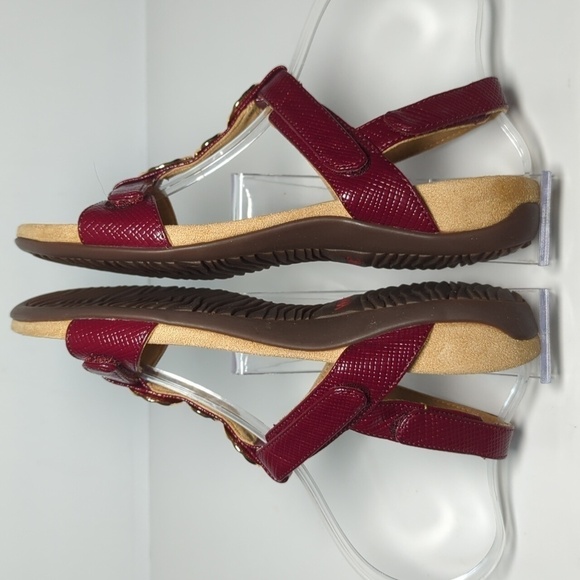 Vionic Farrah woven embossed burgundy sandals womans size 6.5 (wide) - Picture 6 of 16